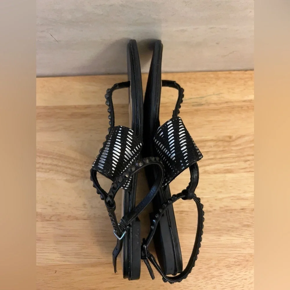 Antonio Melani Black and White Chevron Patterned Sandals
